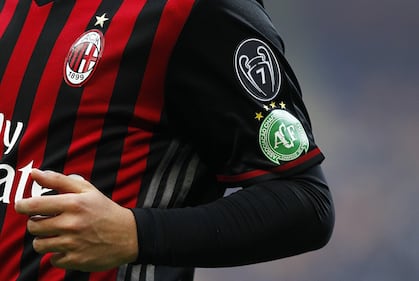 Sulla maglia del Milan il ricorda per le vittime della Chapecoense 4
