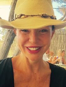 Alba Parietti, topless a Formentera 22