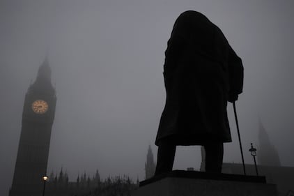 Il fascino di Londra avvolta dalla nebbia 18