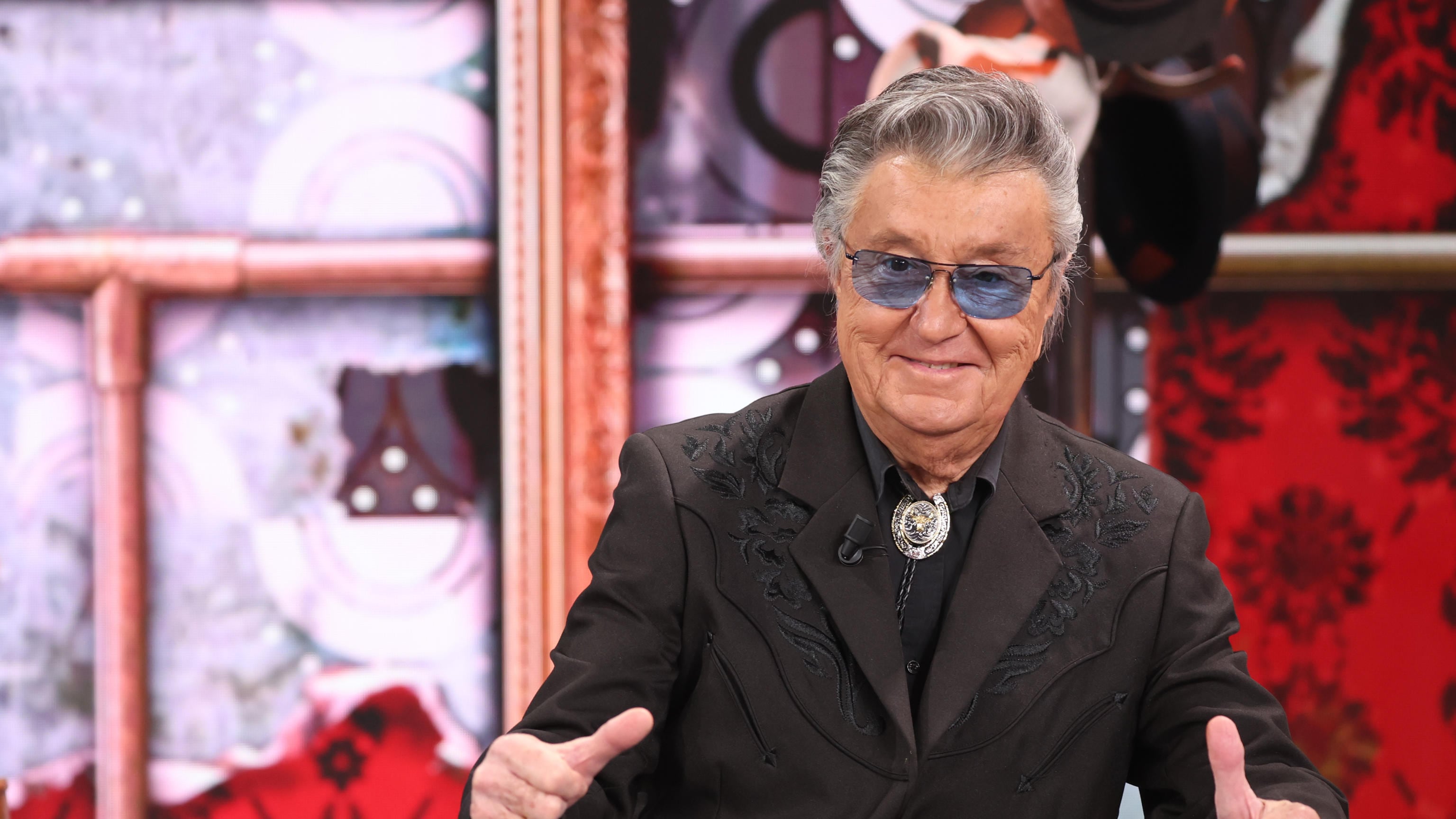 Bobby Solo nella bufera. "Concerto annullato per moscerini"
