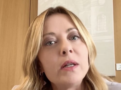 "Mai implorato. È tutto inventato". Meloni e il timore che la crisi cresca: non credo sia finita