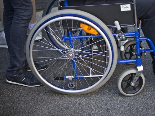 Le famiglie vincono contro Renzi. "Non si può tassare la disabilità"