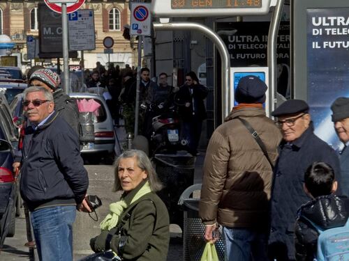 Il caos dei trasporti a Napoli