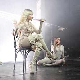 Nicki Minaj: seno hot su Instagram per gli American Music Awards 17
