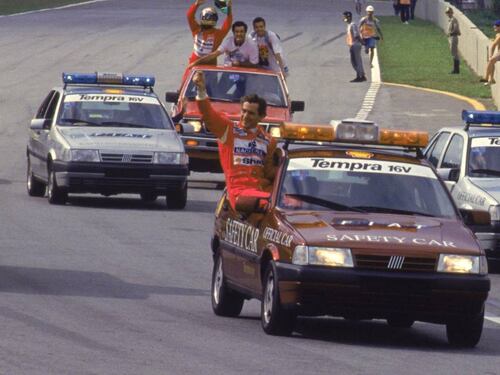 Il mito della Fiat Tempra che soccorse Ayrton Senna