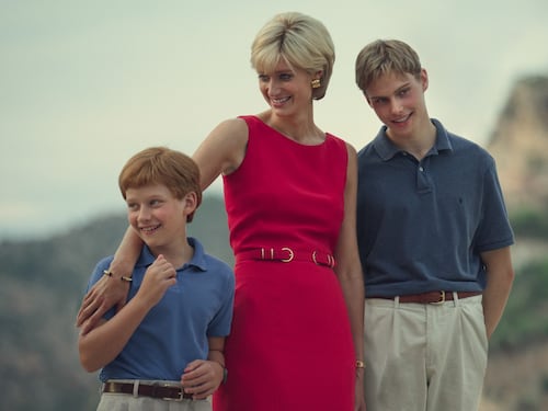 "Una storia delicata…". Harry non guarderà The Crown: ecco perché