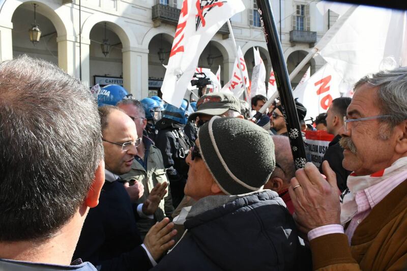 Torino, scontri tra polizia e No Tav 2