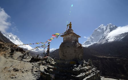 L'affollata strada che porta alla cima dell'Everest 18