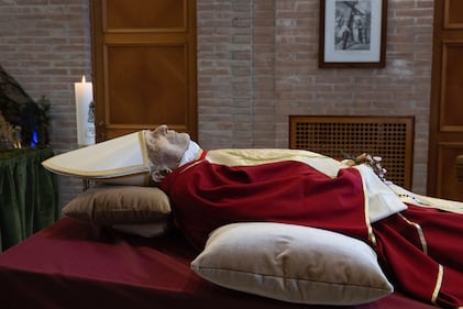 Camera ardente al Mater Ecclesiae 5