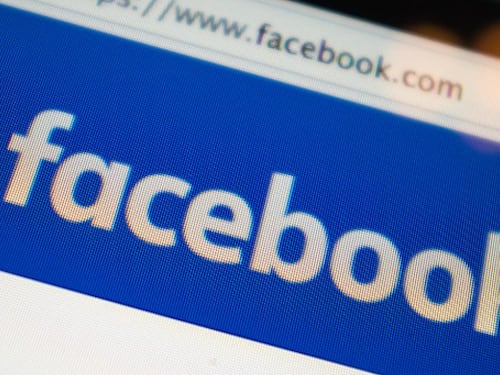 Ora Facebook testa il bottone contro i commenti "incivili"
