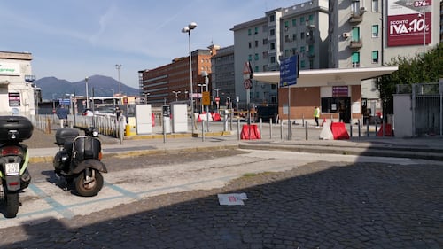 Napoli, il parcheggio dove è stata violentata l'infermiera  5