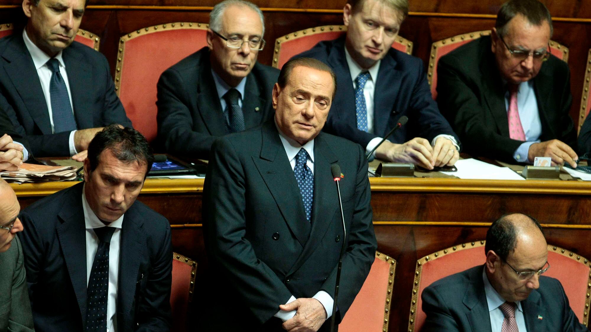 Berlusconi: la crisi è nei fatti giochetti a sinistra sulla mia pelle