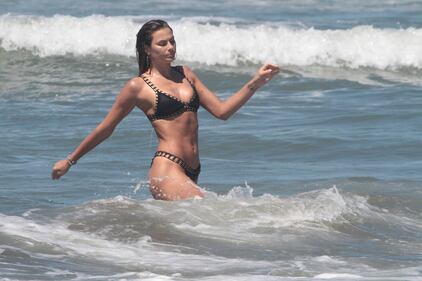 Dayane Mello hot, lato b da urlo in vacanza 28
