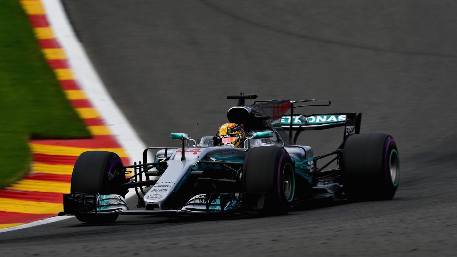 Gp del Belgio, Hamilton vince davanti a Vettel. Quarto Raikkonen