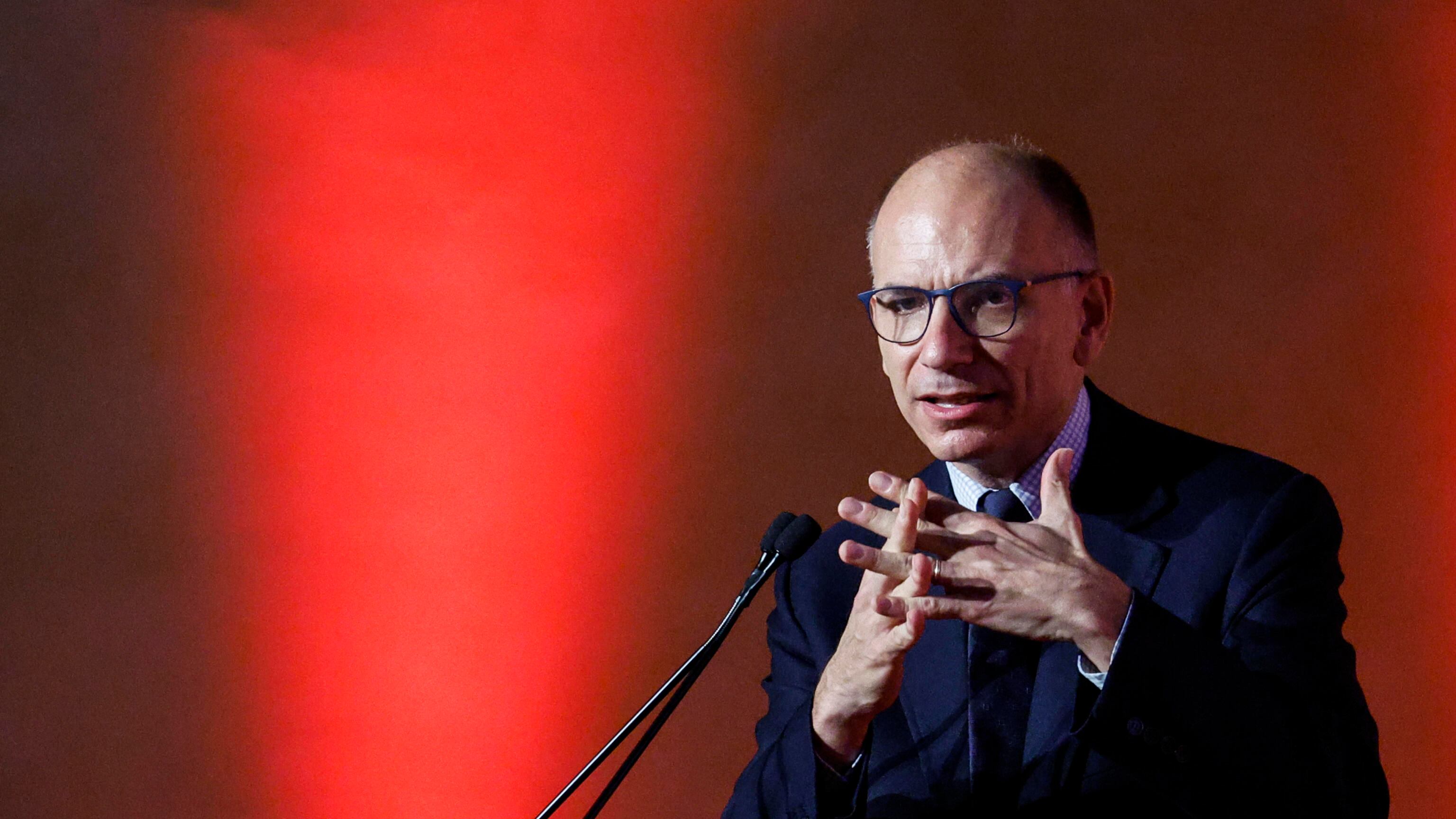 "Imbarazzante, una cafonata". I dem bocciano la campagna social di Letta