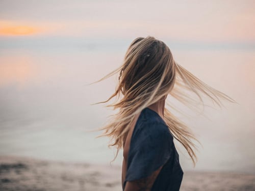 Colore capelli, le tonalità da scegliere di tendenza in autunno 2025