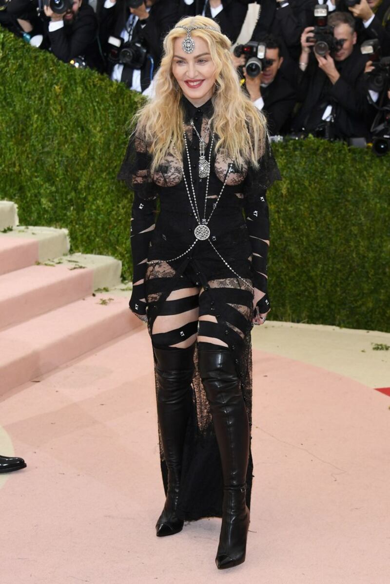 Madonna hot, i look sul palco e sul red carpet 10