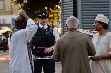 Londra, fuori dalla moschea dopo l'attacco 5