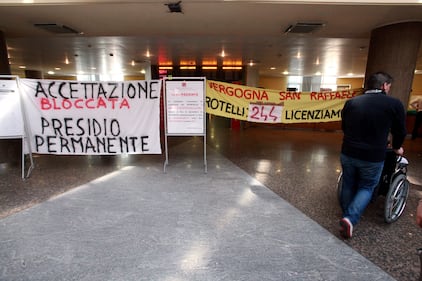 San Raffaele, scontri e feriti 8