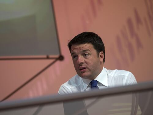 Renzi: "Rimettere in ordine l'Italia. Nel 2015 una manovra sulla spesa"