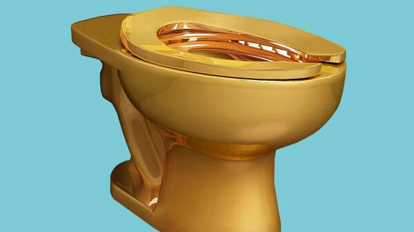 Rubato wc d'oro dalla casa di Churchill