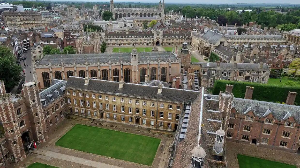 Cinque morti sospette all’Università di Cambridge: cosa sta succedendo