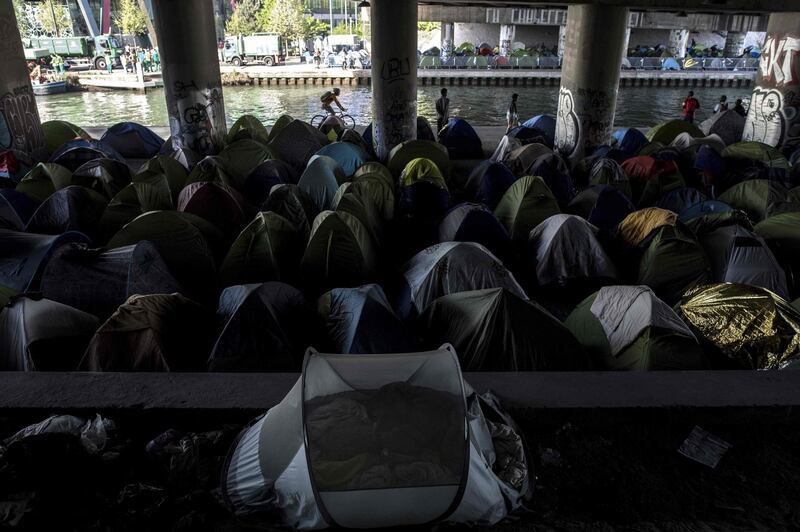 Ora Parigi sta diventando la nuova Calais 4