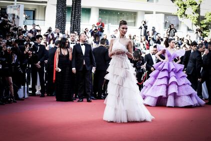 Abiti trasparenti e velati: le star di Cannes super sexy sul red carpet 8