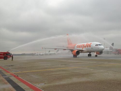 EasyJet, decolla il primo volo da Linate a Fiumicino