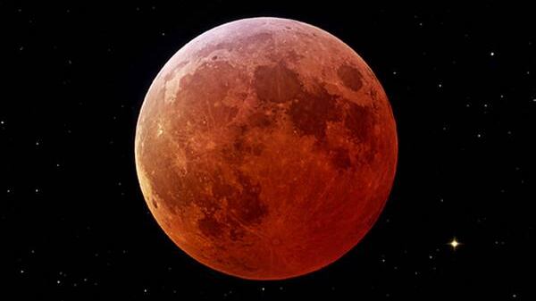Tutti col naso all'insù: arriva la super Luna