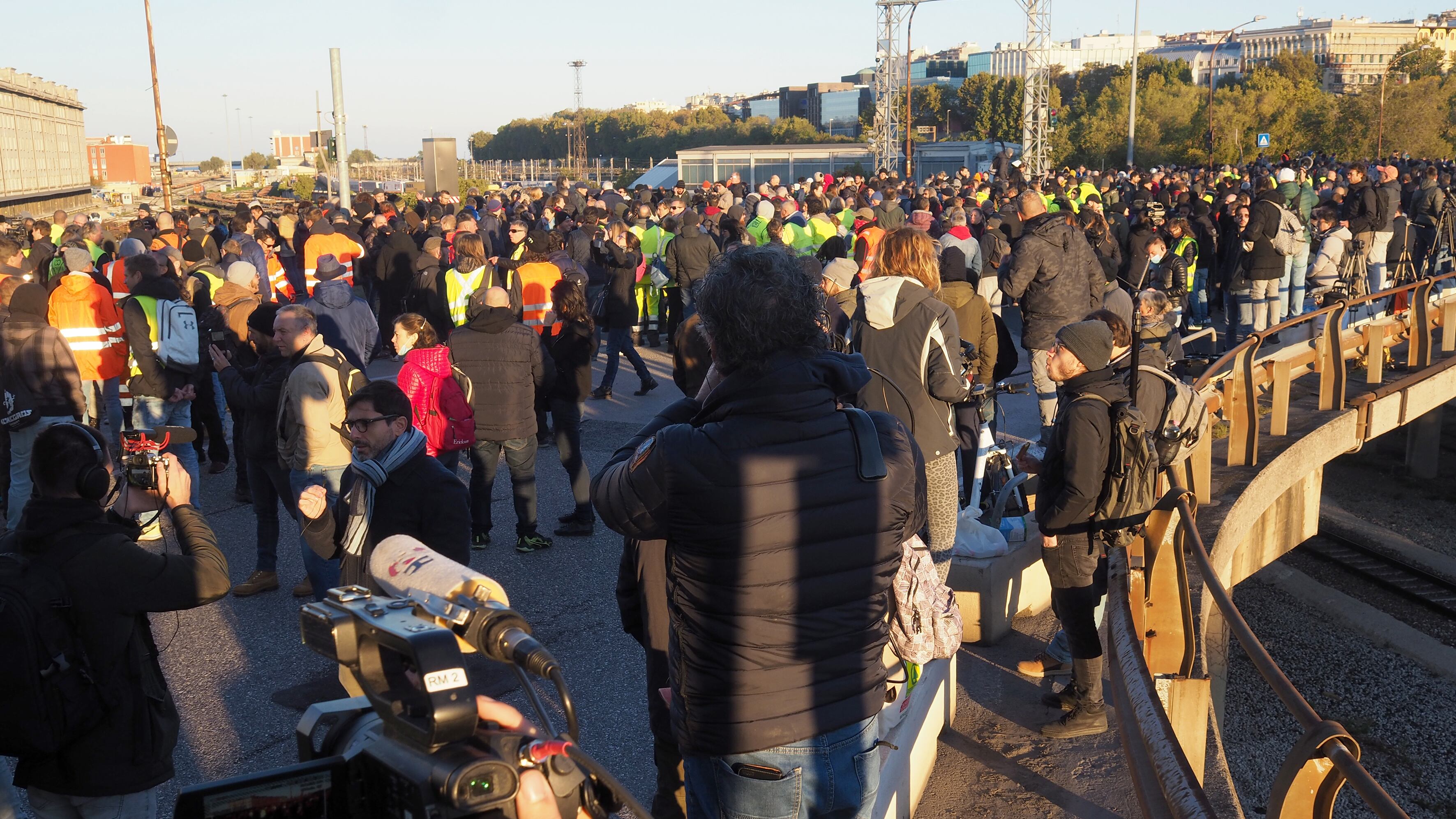 Trieste, portuali già divisi. Lascia il leader minacciato