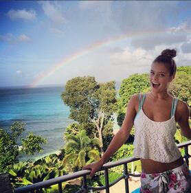 Nina Agdal, bella sotto al sole 13