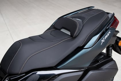 Yamaha XMAX 300 Tech Max: guarda la gallery 17