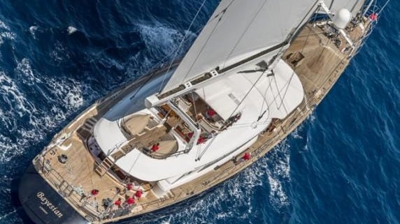 Cabine di lusso e l'albero più alto al mondo: i segreti della nave affondata a Palermo