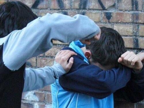 Foggia, 14enne con problemi psichici bullizzato da baby branco