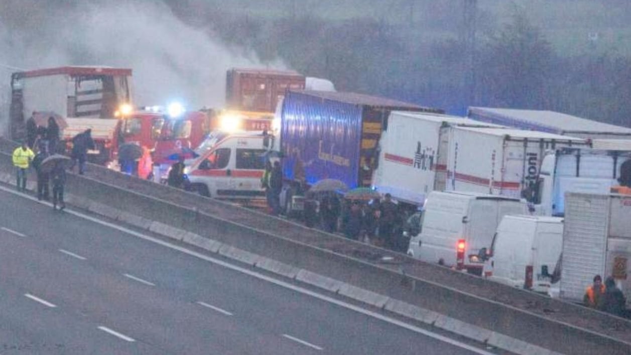 Treviso, assalto al portavalori con chiodi e mitragliate in A27