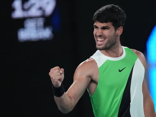 Australian Open, Alcaraz vola per la prima volta in semifinale: De Minaur sconfitto in tre set