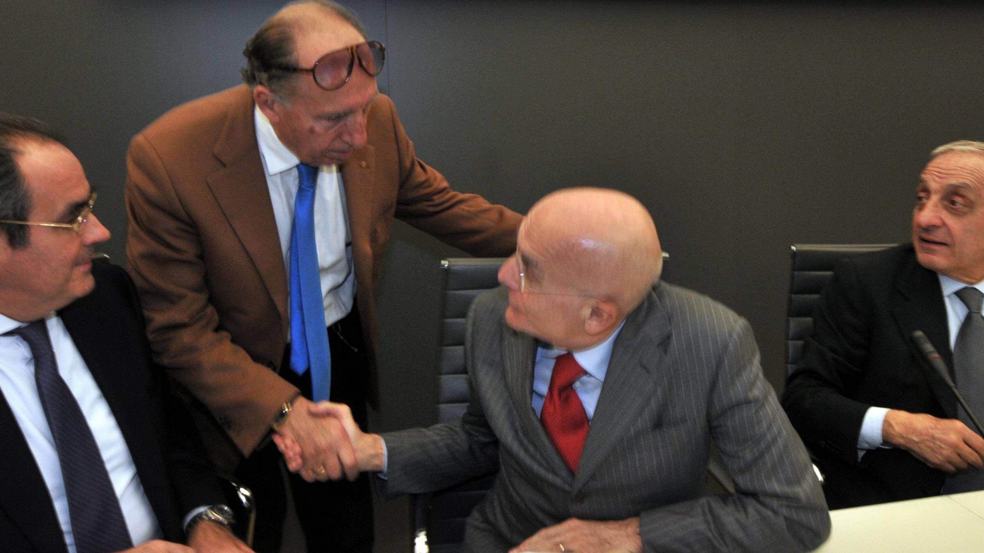 Albertini getta la maschera e si candida