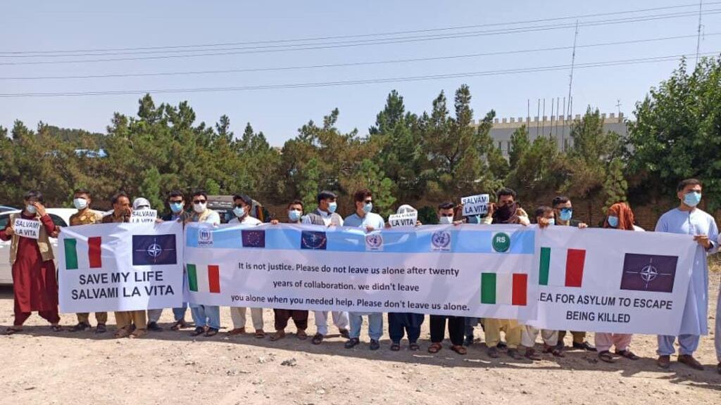 Timori di rappresaglie talebane e i fornitori afghani chiedono aiuto all’Italia