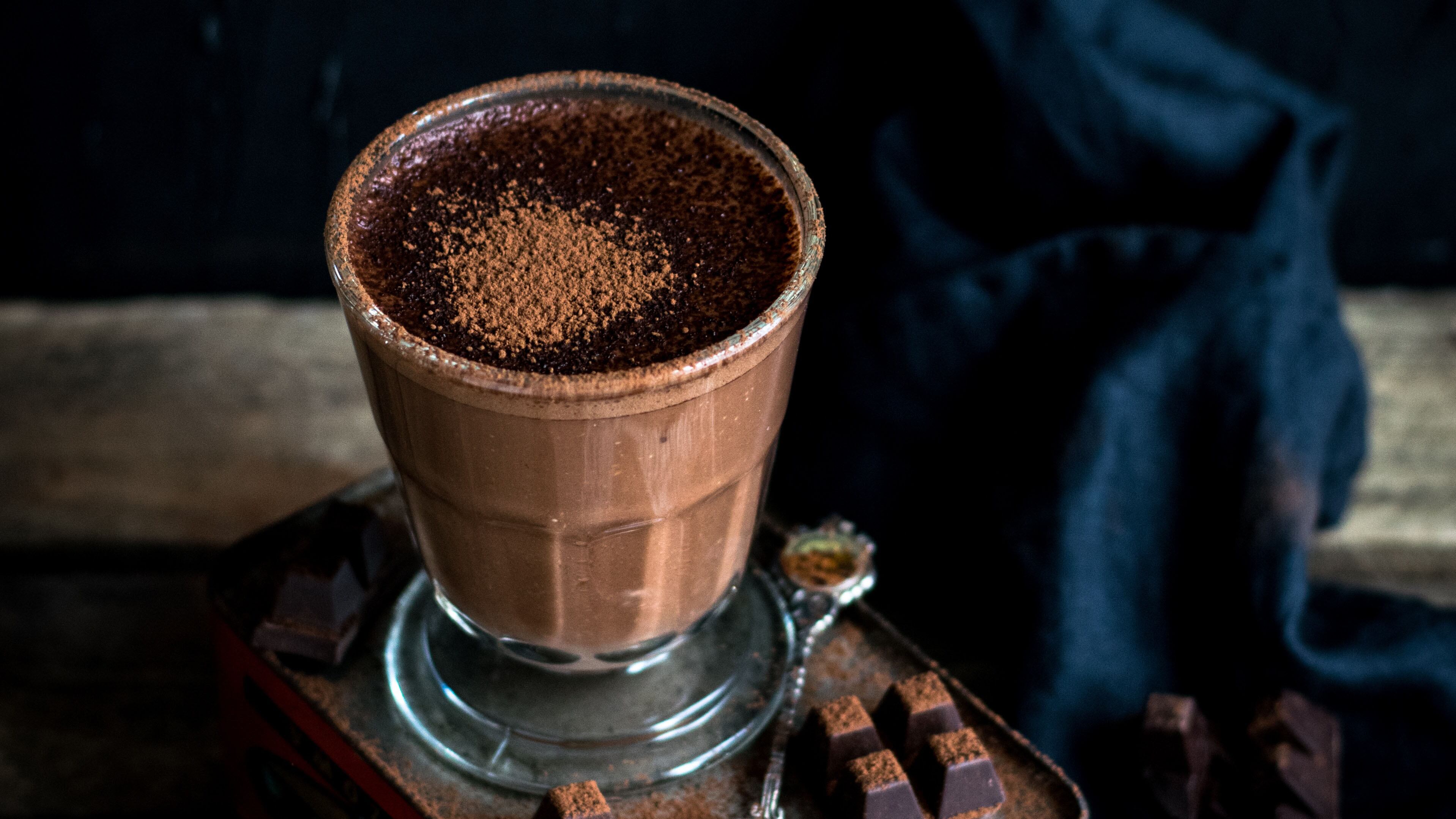 Latte al cioccolato meglio degli energy drink per lo sport