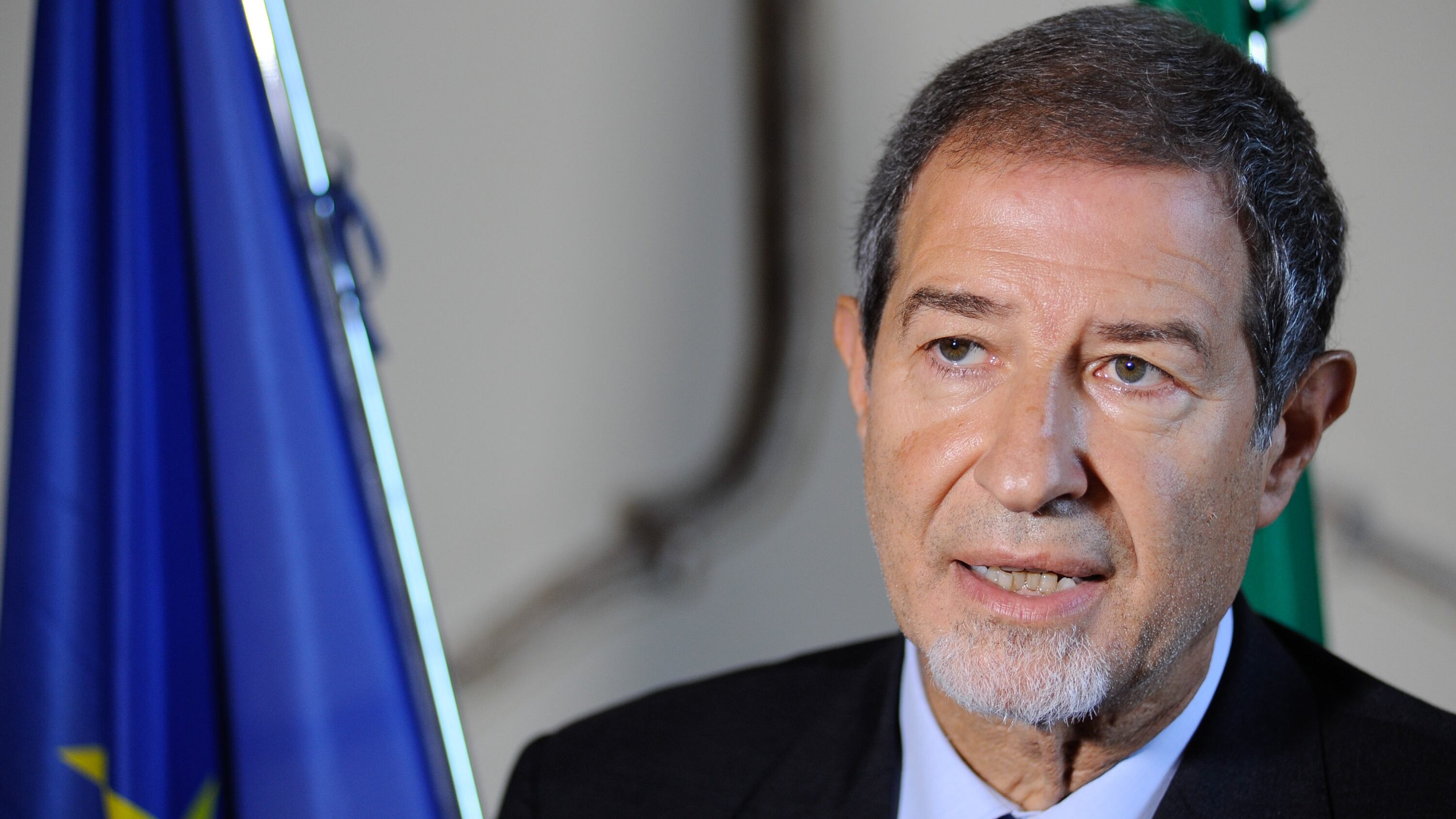 Musumeci ora denuncia: "Basta furbetti della 104"