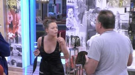 Gf Vip, Silvia Provvedi ancora contro Cecchi Paone: "Mi ha aperto delle cicatrici"