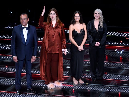 Sanremo, Conti macina ascolti: 10.7 milioni e 59.8% per la terza serata del suo Festival