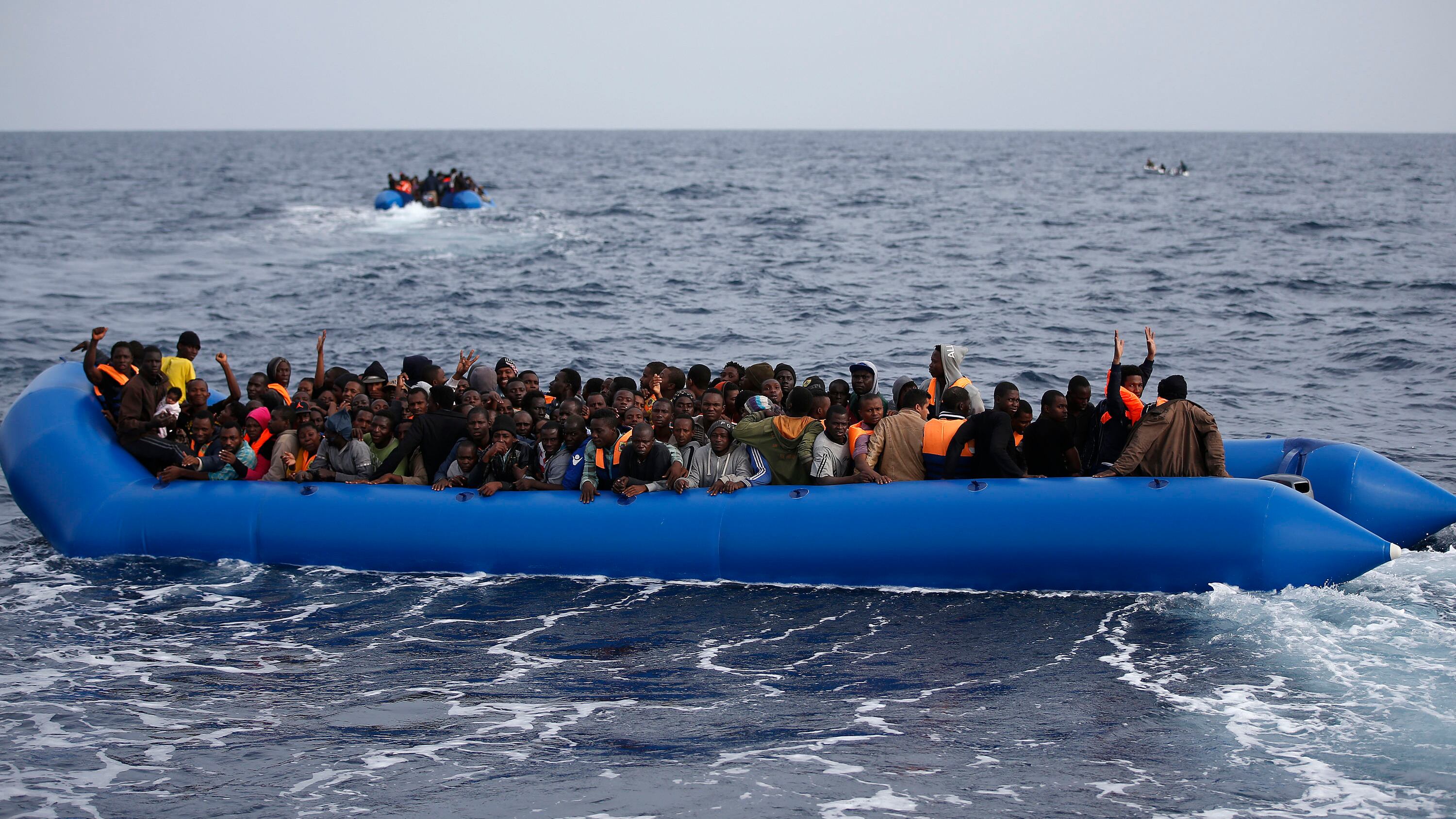 Nove clandestini su dieci restano in Italia