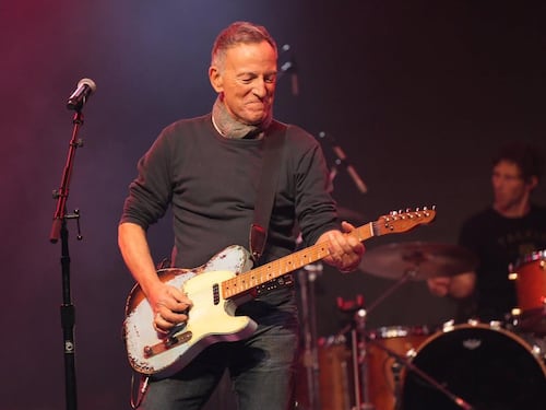 Springsteen sfida ancora Donald: canta tra i manifestanti anti Ice