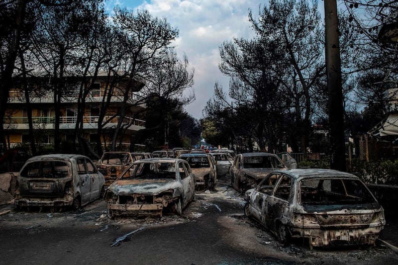 Mati, auto e case incenerite 4
