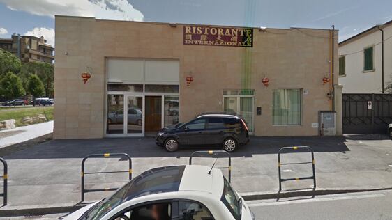 Prato, ristorante vieta l'ingresso ai clienti italiani