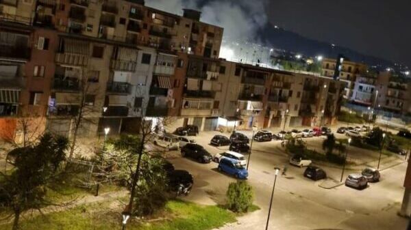 A Napoli tornano le bombe: residenti svegliati dal boato