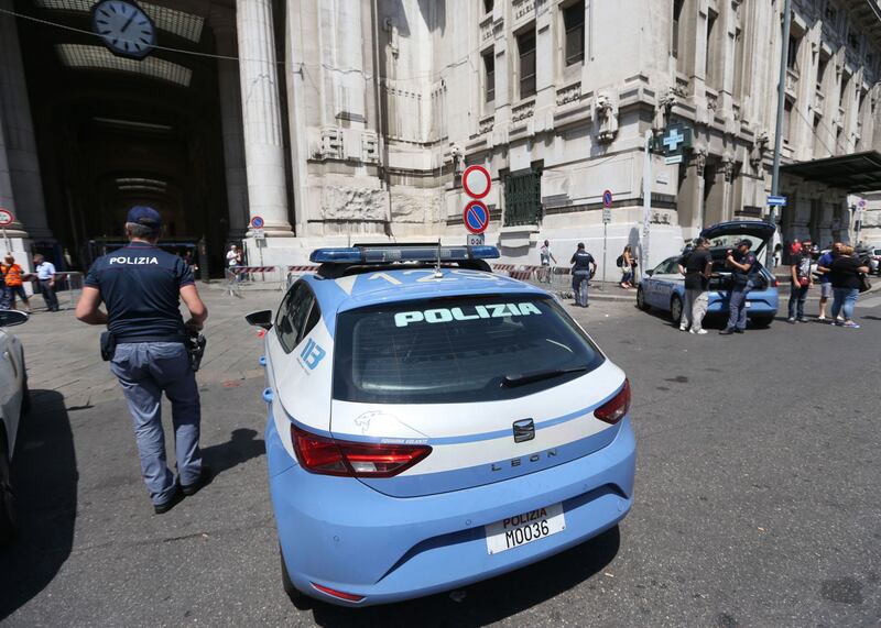 Milano, agente Polfer aggredito da migrante 12