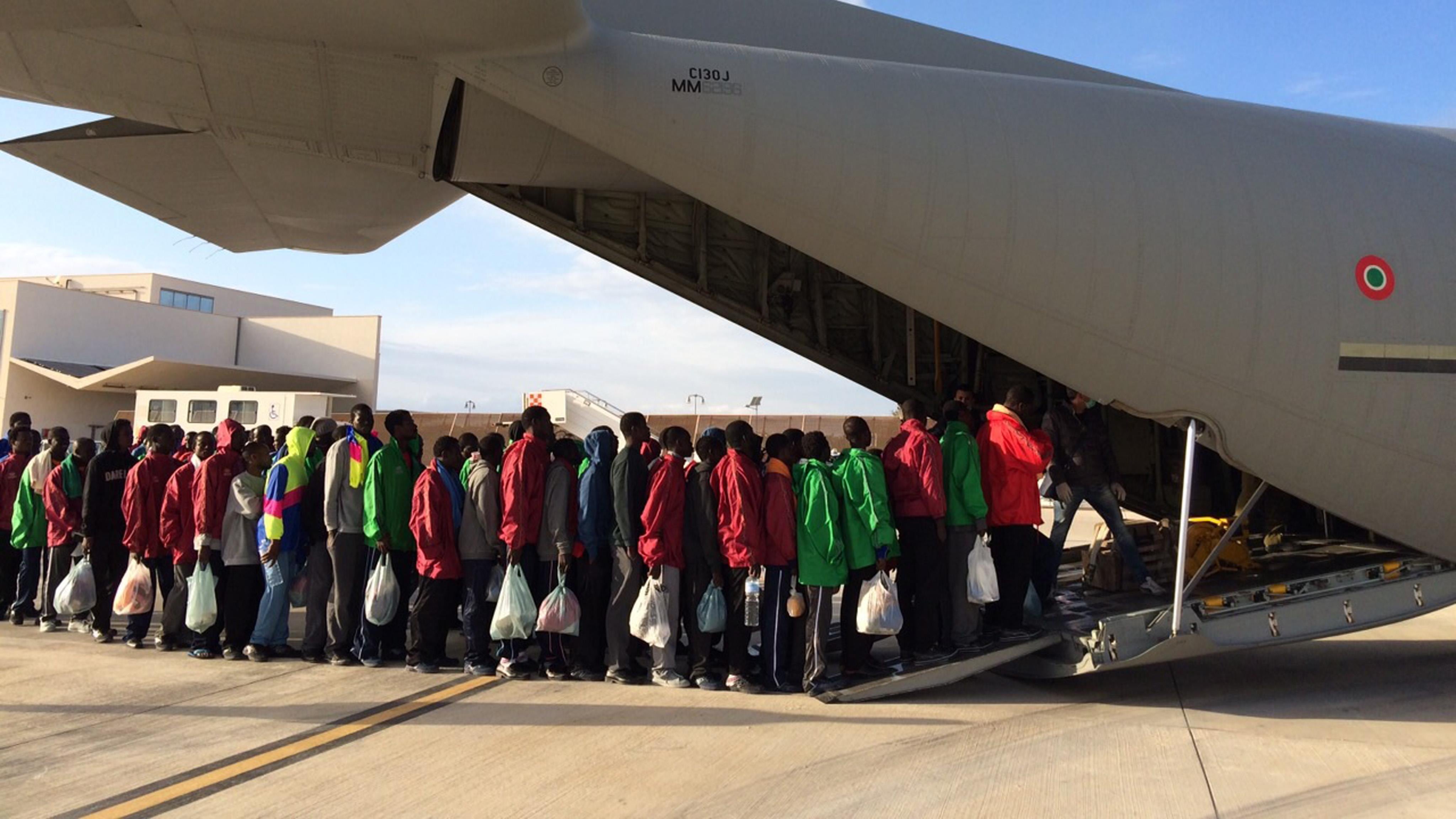 Immigrati, al collasso i centri di accoglienza